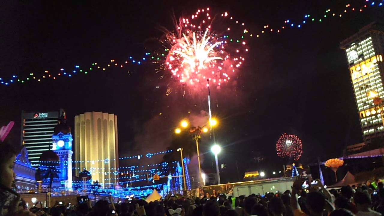 YouTube Welcome the New Year with the vibrant crowds at Dataran Merdeka.